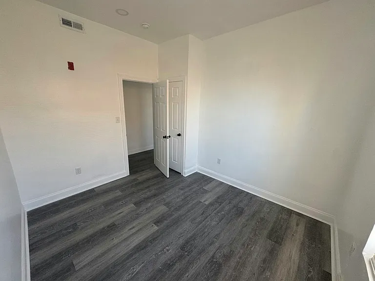 346 N 52nd St #2 — Photo 6