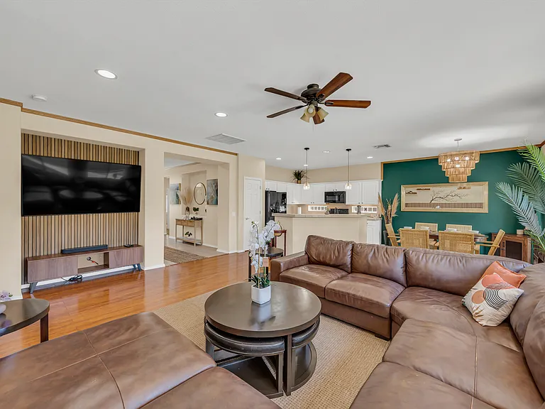9504 Clear Springs Cir — Photo 18
