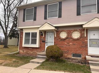 19937 Great Oaks Circle North Cir, Clinton Township, MI 48036