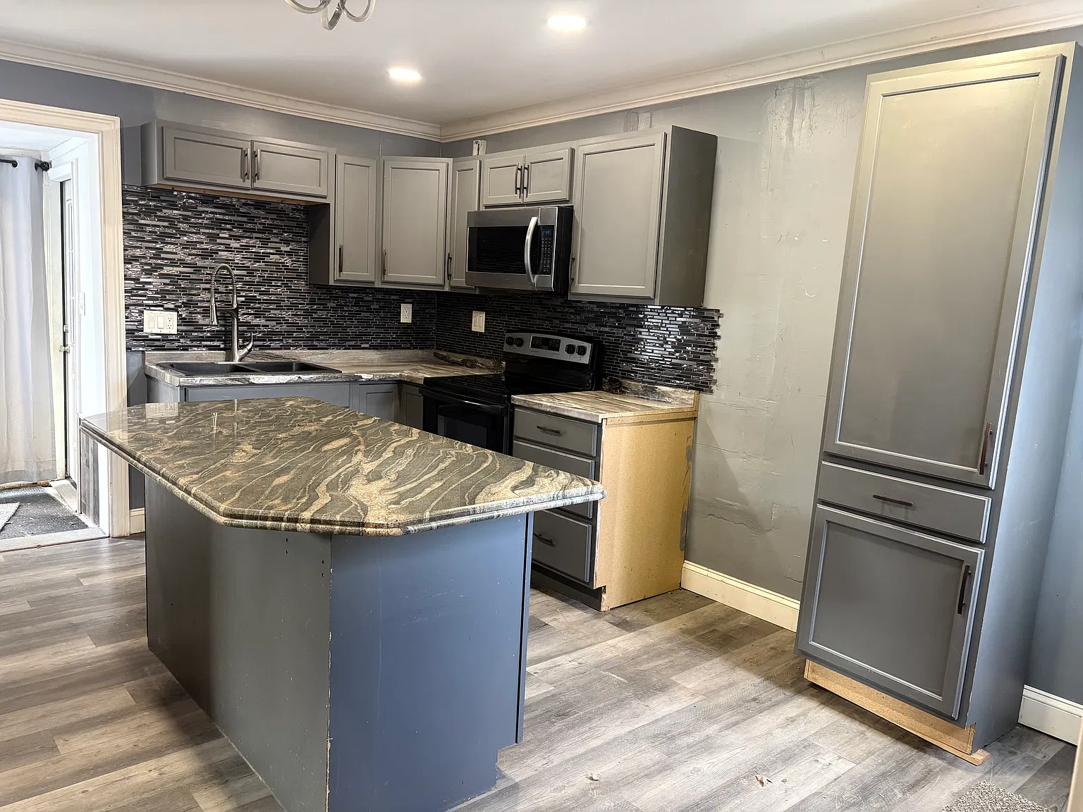 3 bed, 1700 sqft, $1,850 — Photo 2