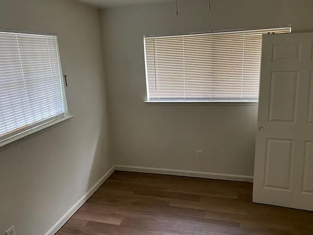 335 N Valeria St #G — Photo 6