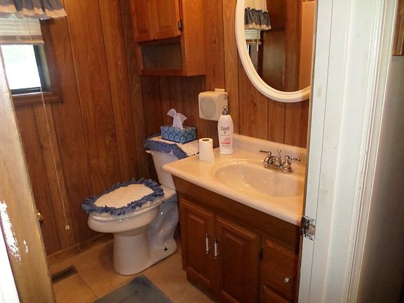 3rd image of 125 Duck Ln