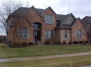 1005 Stonebridge Dr, Schererville, IN 46375