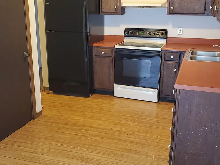 3617-3619 Greeley Dr — Photo 6