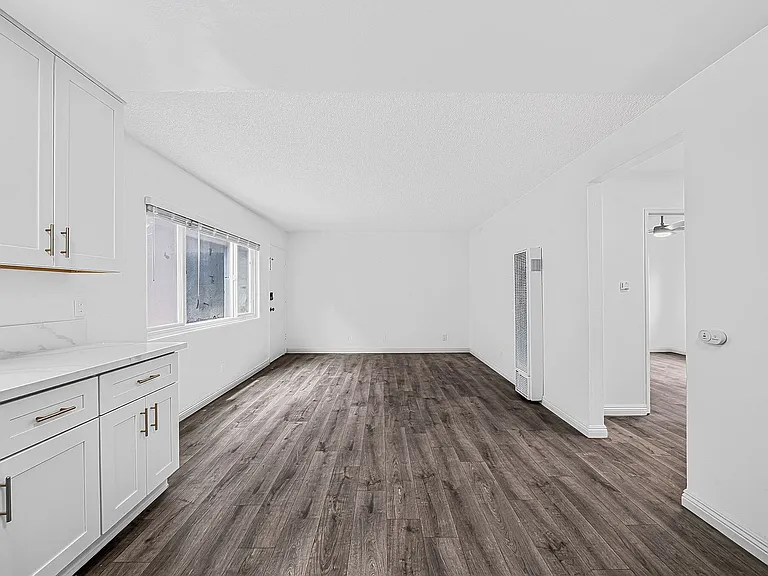 1431 Obispo Avenue — Photo 4
