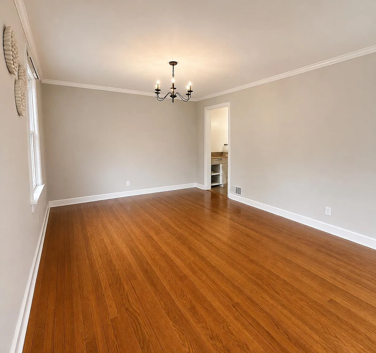 3 bed, 2.0 bath, $4,250 — Photo 2