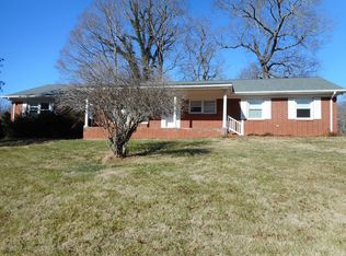 2136 Cedar Rock Estate Dr, Lenoir, NC 28645