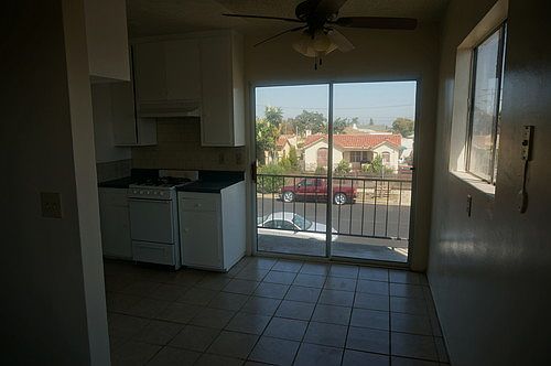 2nd image of 1554 W 79th St APT 4