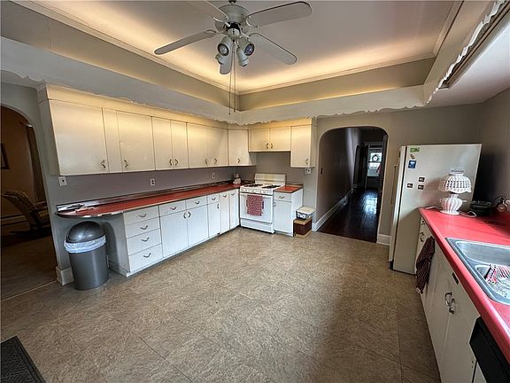 5th image of 48 Cornen St