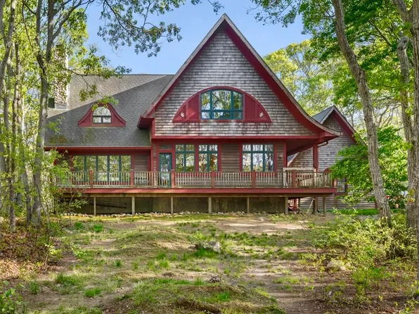 55 S Davis Ave, Montauk, NY 11954