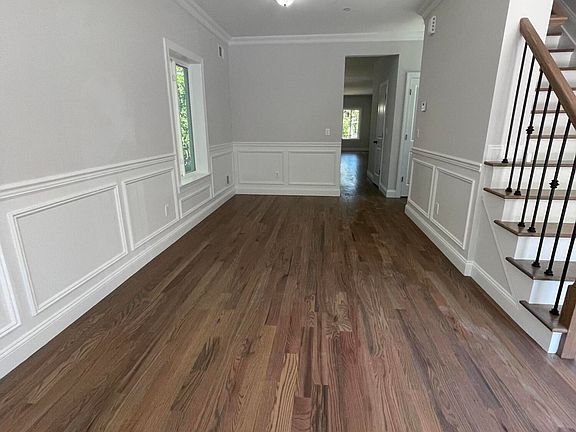 4th image of 35 Layton Ave