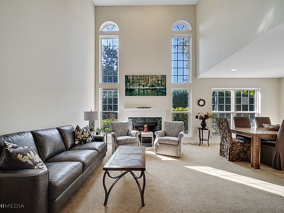 5th image of 19 Ashford Ct