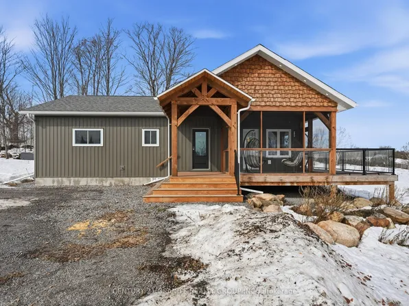 824 East Road Loop, Hastings Highlands, ON K0L 1C0