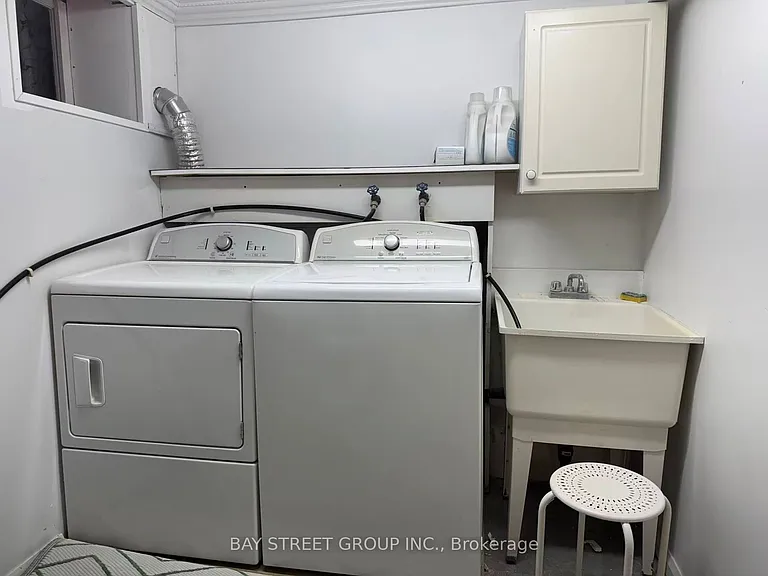 390 Roehampton Ave #BASEMENT — Photo 13