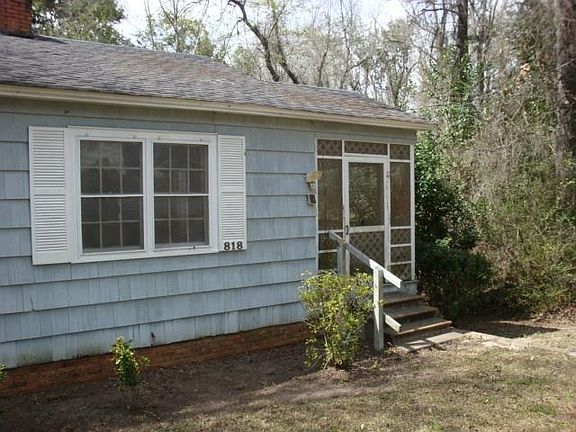 3rd image of 818 Magnolia Dr