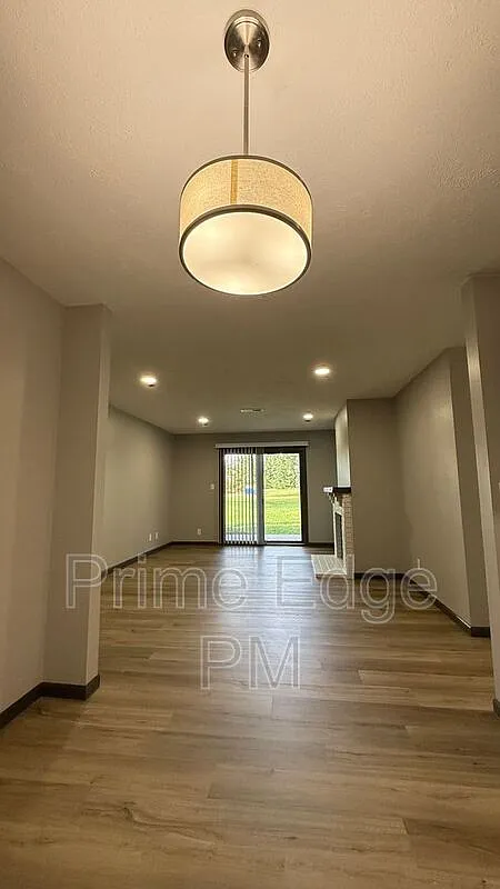 2 bed, 2.0 bath, $1,200 — Photo 2