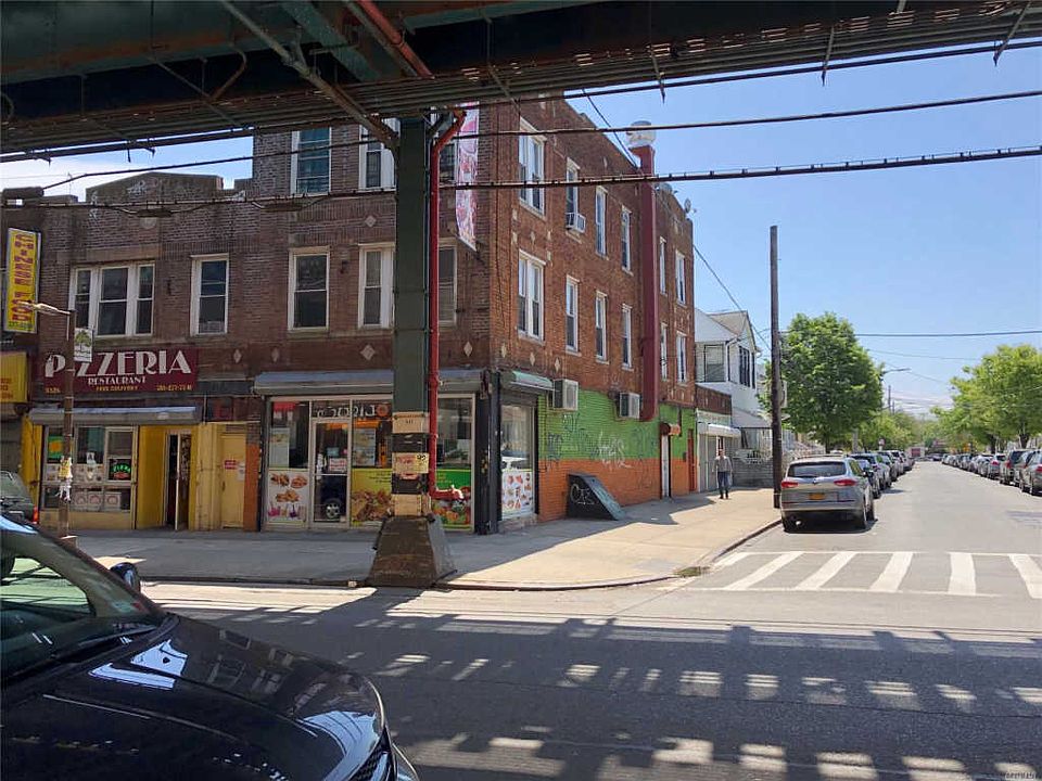 2nd image of 3324 Fulton St