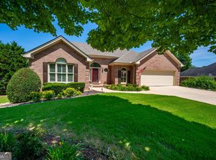 945 Knoll Crest Ct, Alpharetta, GA 30004