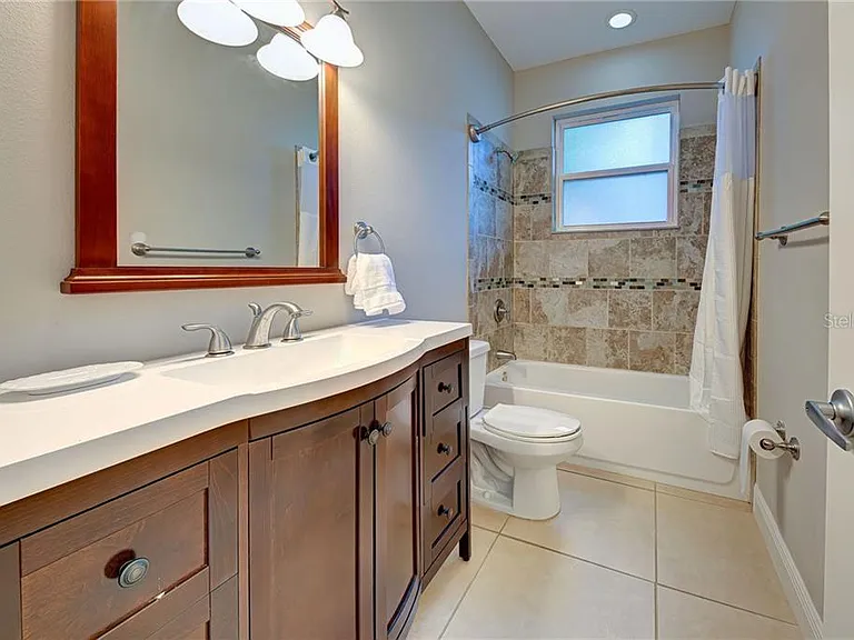 2330 Bradford St — Photo 13