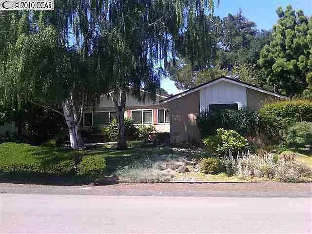 17485 Almond Rd photo 1
