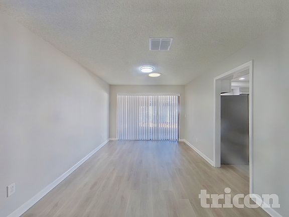 5th image of 4704 Foxshire Cir