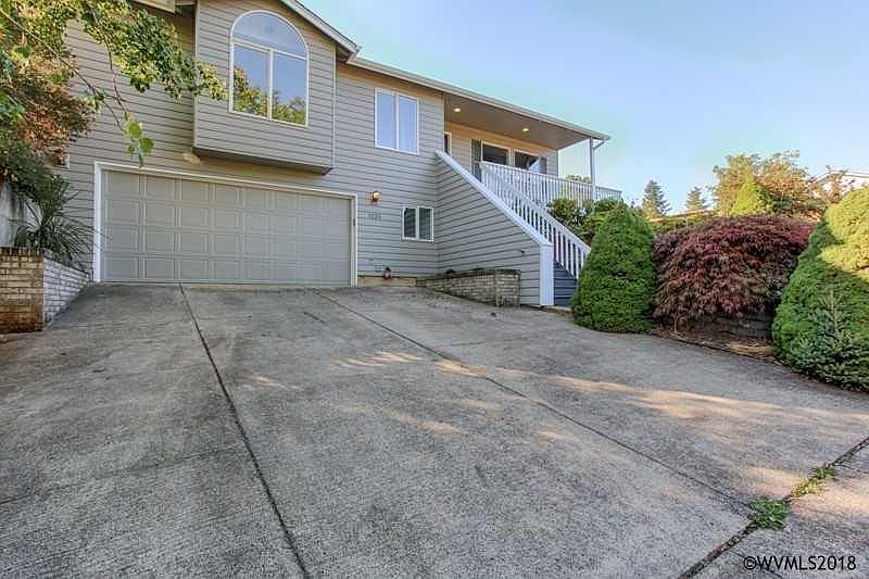 2nd image of 1235 32nd Ave NW