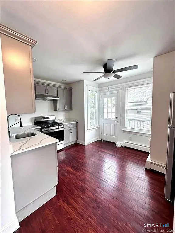 4 bed, 2.0 bath, 1763 sqft, $2,995 — Photo 3