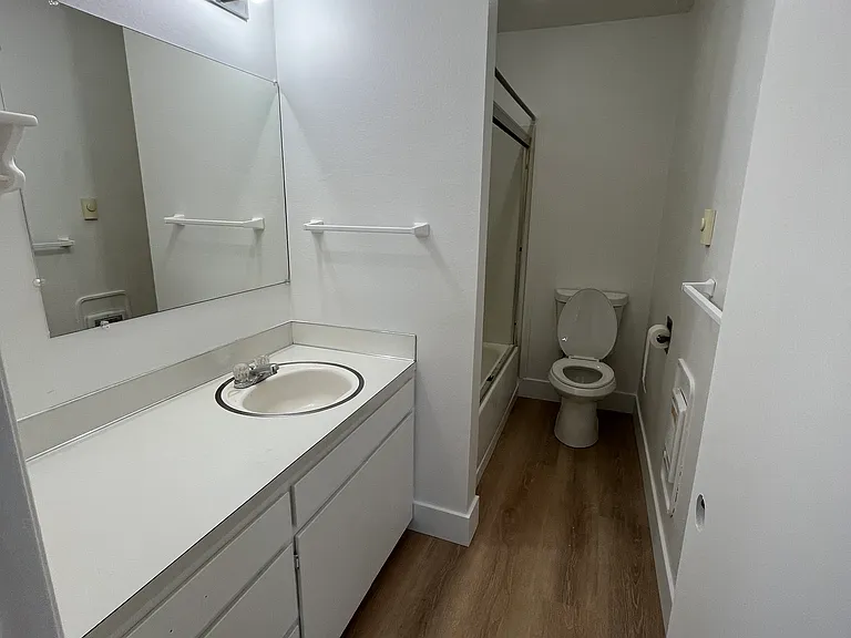 2221 Eugene St #2221 — Photo 5