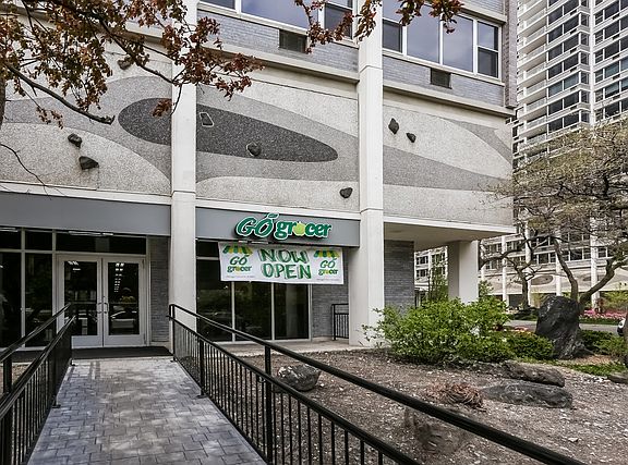 3rd image of 4250 N Marine Dr APT 1606
