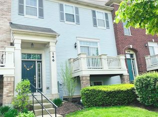 146 Goldenhill St, Carol Stream, IL 60188