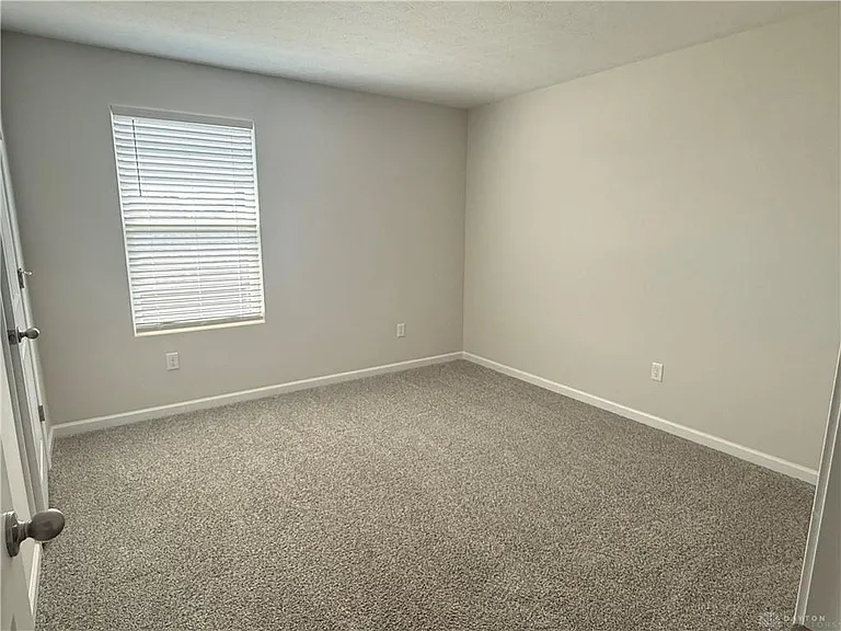 1460 Camden Ln — Photo 19
