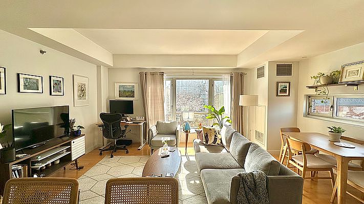 1st image of 560 Carroll St APT 4A
