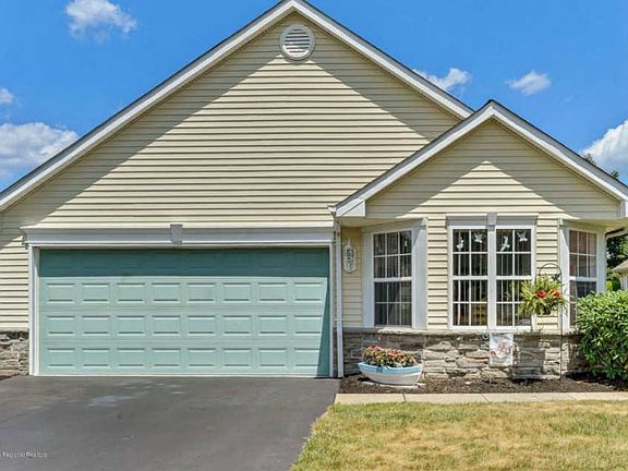 4th image of 3019 Fieldcrest Ln