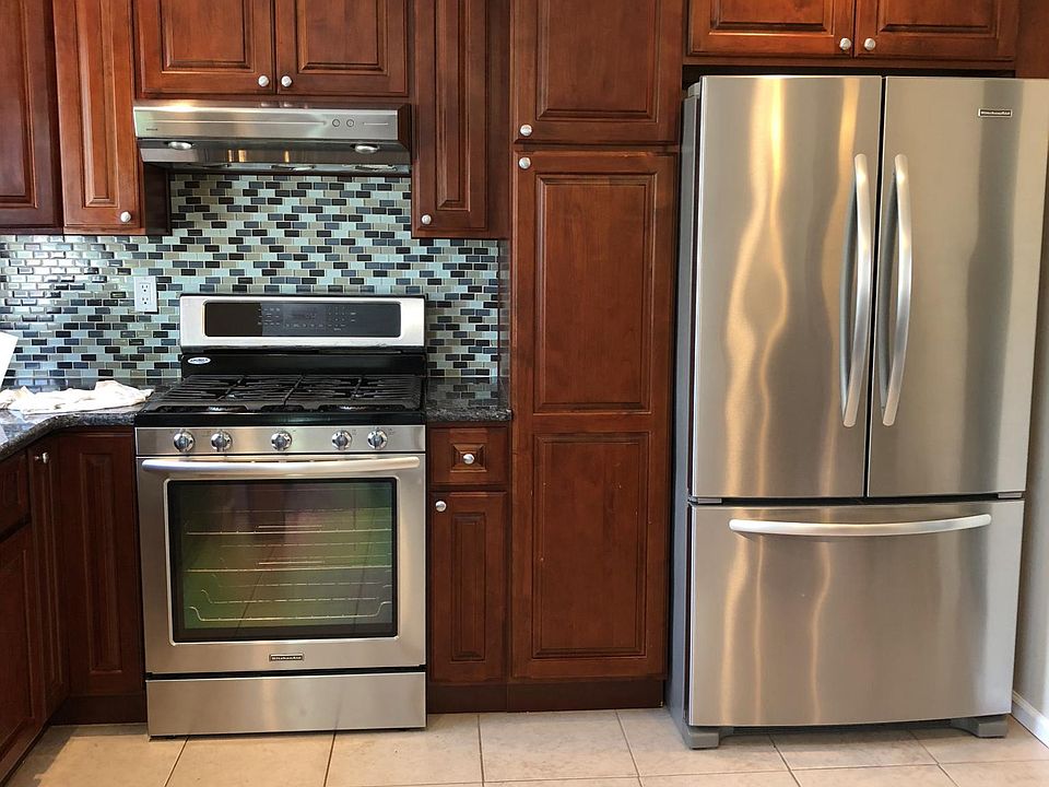 1st image of 386 Sommerville Pl #1