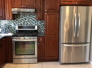 386 Sommerville Pl #1, Yonkers, NY 10703