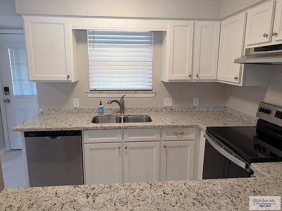 4th image of 1717 Palm Valley Dr W