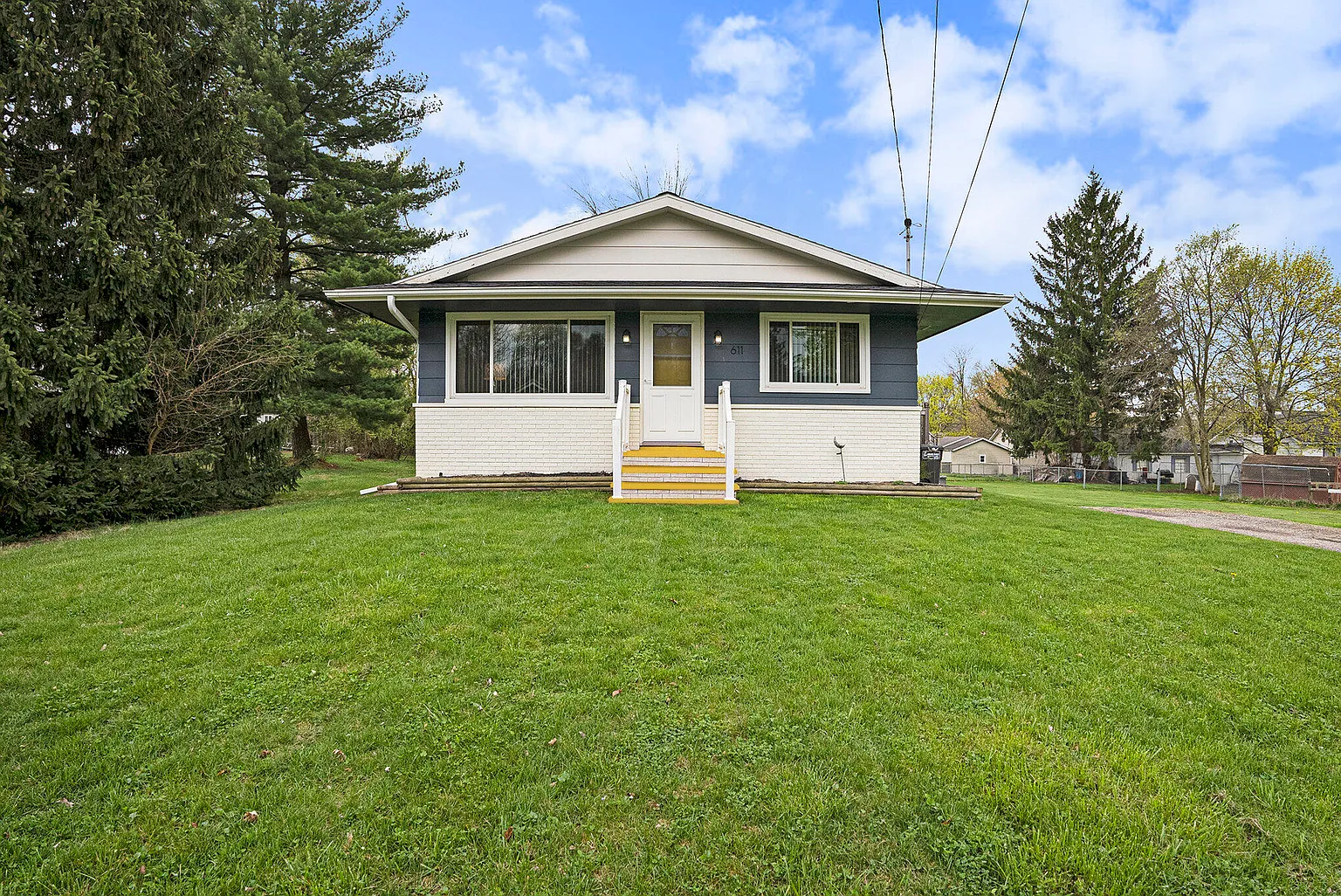 611 Marshall St photo 1
