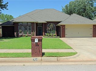 701 Colony Dr, Edmond, OK 73003