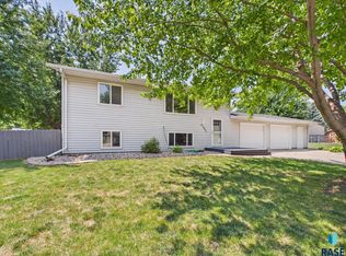 S Plains Dr, Sioux Falls, SD 57106