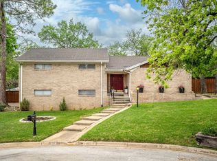 632 Caduceus Ct, Hurst, TX 76053