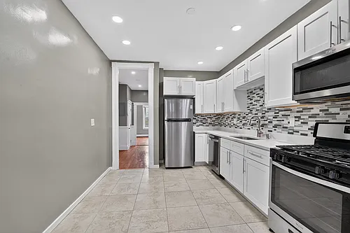 129 Harrishof St #2 Photo 1