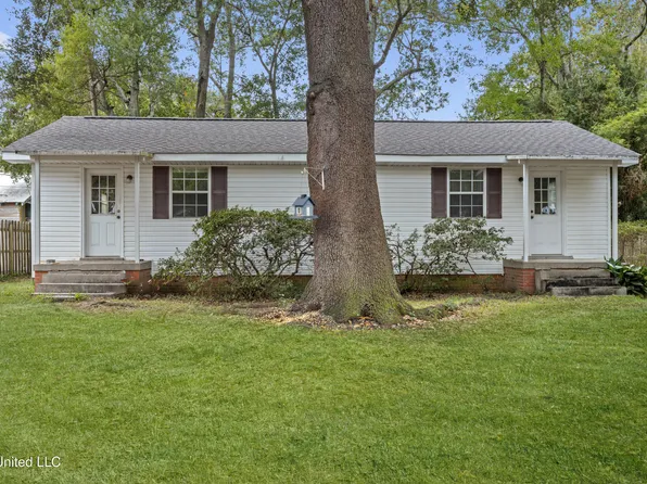 605/607 Russell Ave, Ocean Springs, MS 39564