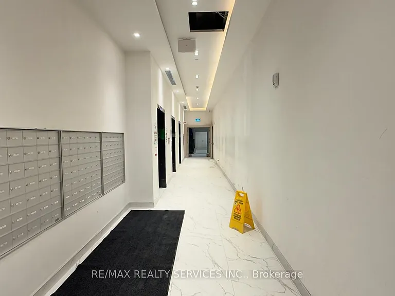 33 Erie Ave #1403 — Photo 4