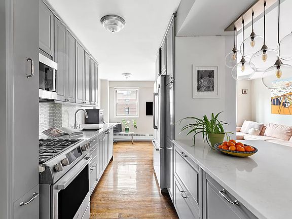 2nd image of 191 Willoughby St APT 16A