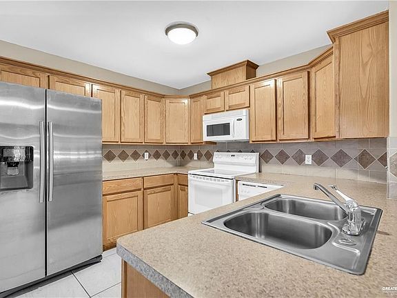 5th image of 1933 River Bend Dr