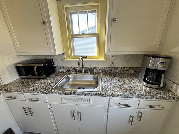2nd image of 122 McKinley Ave #2