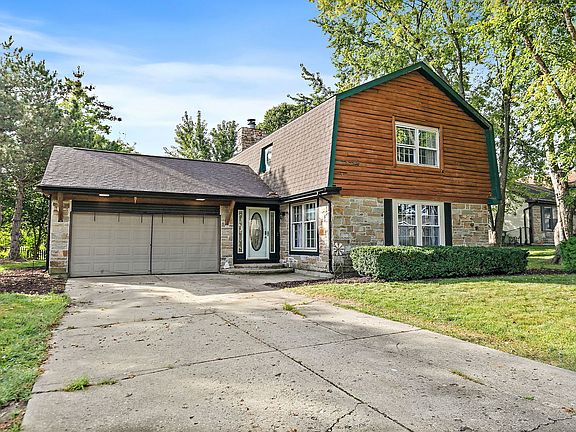2nd image of 705 Chestnut Ct