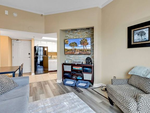 2nd image of 2710 N Ocean Blvd #204