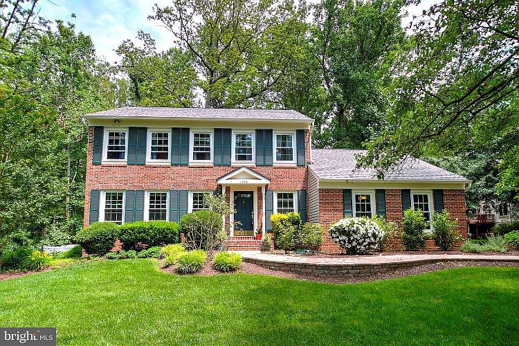 1st image of 1226 Shaker Dr
