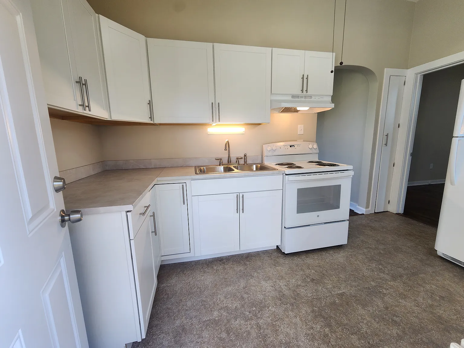 1 bed, $1,100 — Photo 1